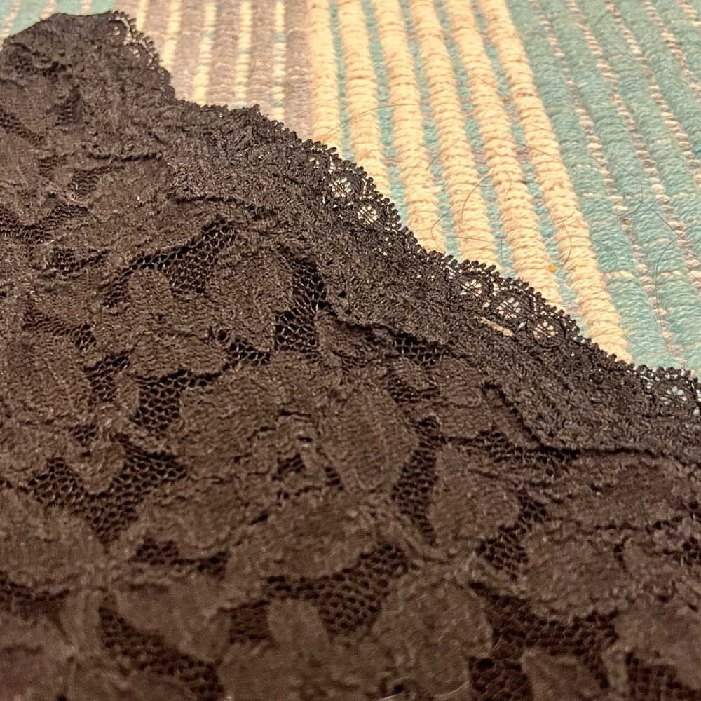 Lace crop top - Picture 2 of 3